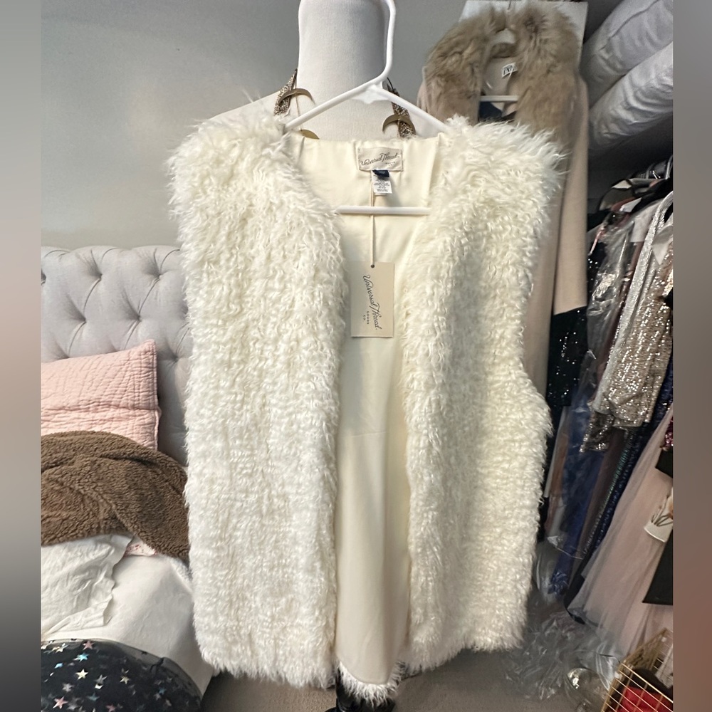 Universal Thread Faux Fur Vest – Cream – OSFM – NWT